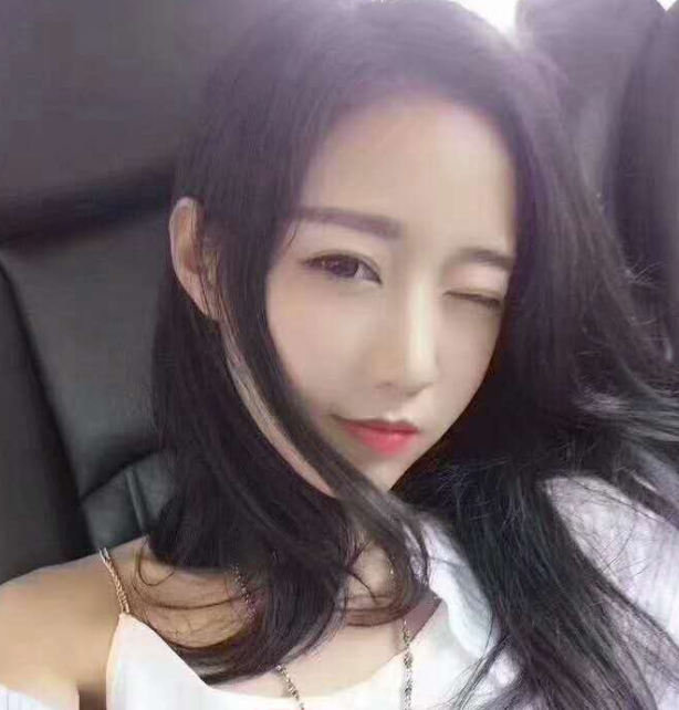 极品美乳女神般的妹子